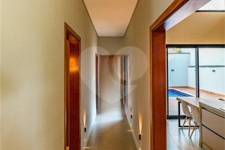 Casa à venda com 3 quartos, sendo 2 suítes, no condomínio Residencial Mont'alcino, Valinhos - SP