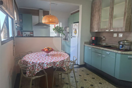 Apartamento elegante no Ed. Albatroz, bairro Pau Preto, todo reformado, com 4 dormitórios (2 suítes, uma com closet) à VENDA, 180 m², por R$ 1.080.000,00 em Indaiatuba/SP.