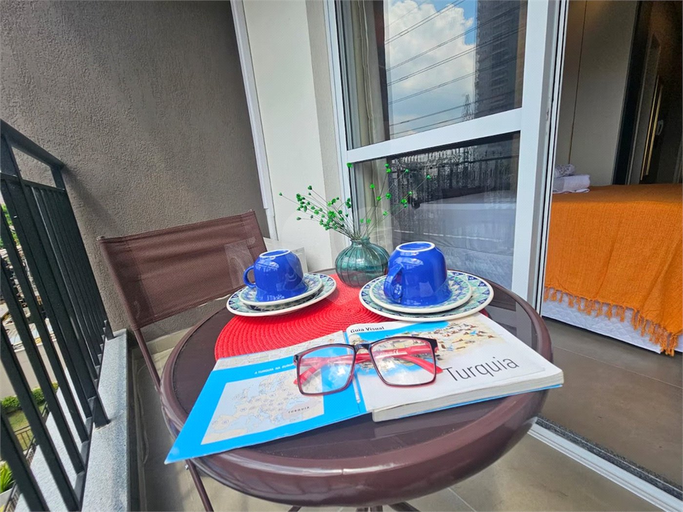 Apartamento Mobiliado a Venda no Campo Belo
