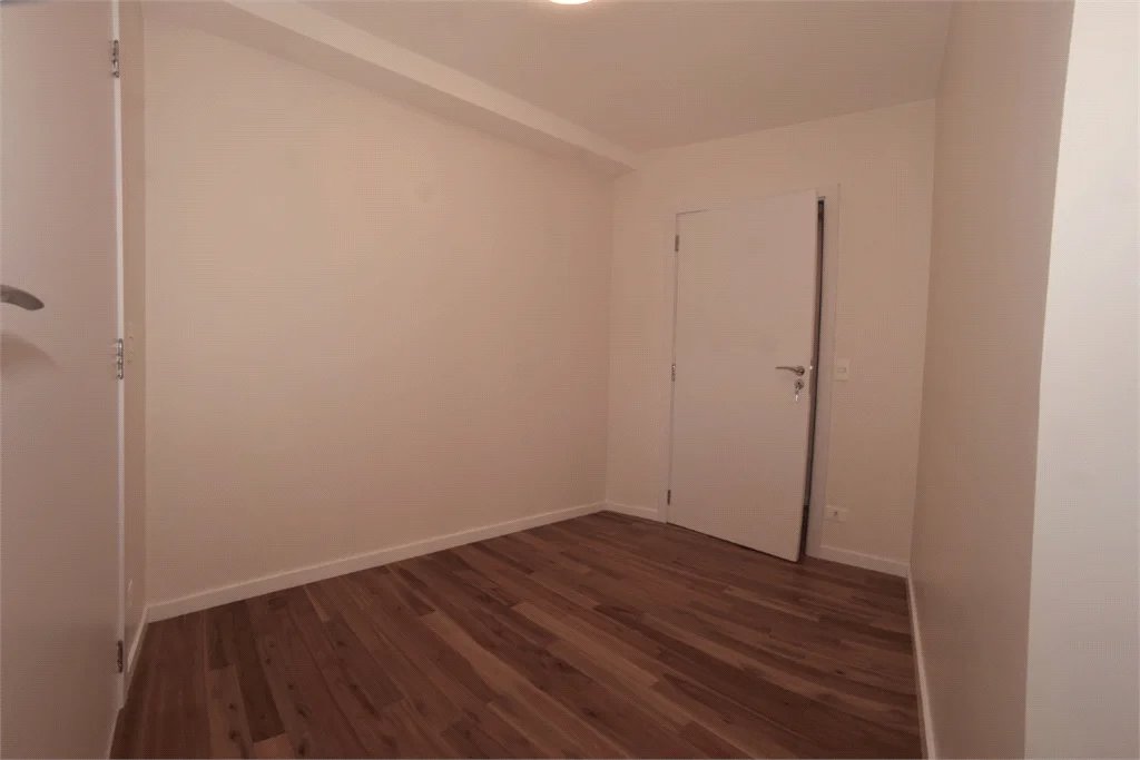 Apartamento à venda com 3 suítes em Vila Romana, São Paulo, SP