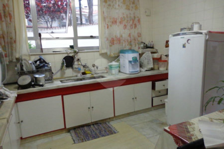 Casa à venda com 4 quartos, sendo 2 suítes,  em Jardim Bonfiglioli, São Paulo, SP