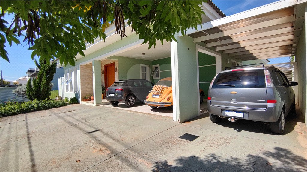 Casa à venda com 4 suítes no condomínio Parque Chapada de Itu, Itu - SP
