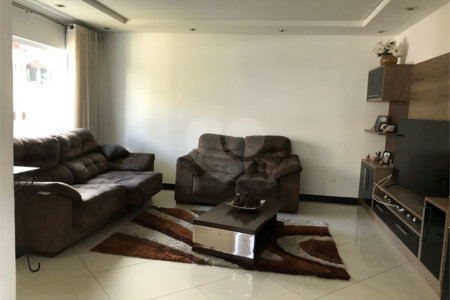 Casa à venda com 4 suítes no condomínio Aruã, Mogi das Cruzes - SP