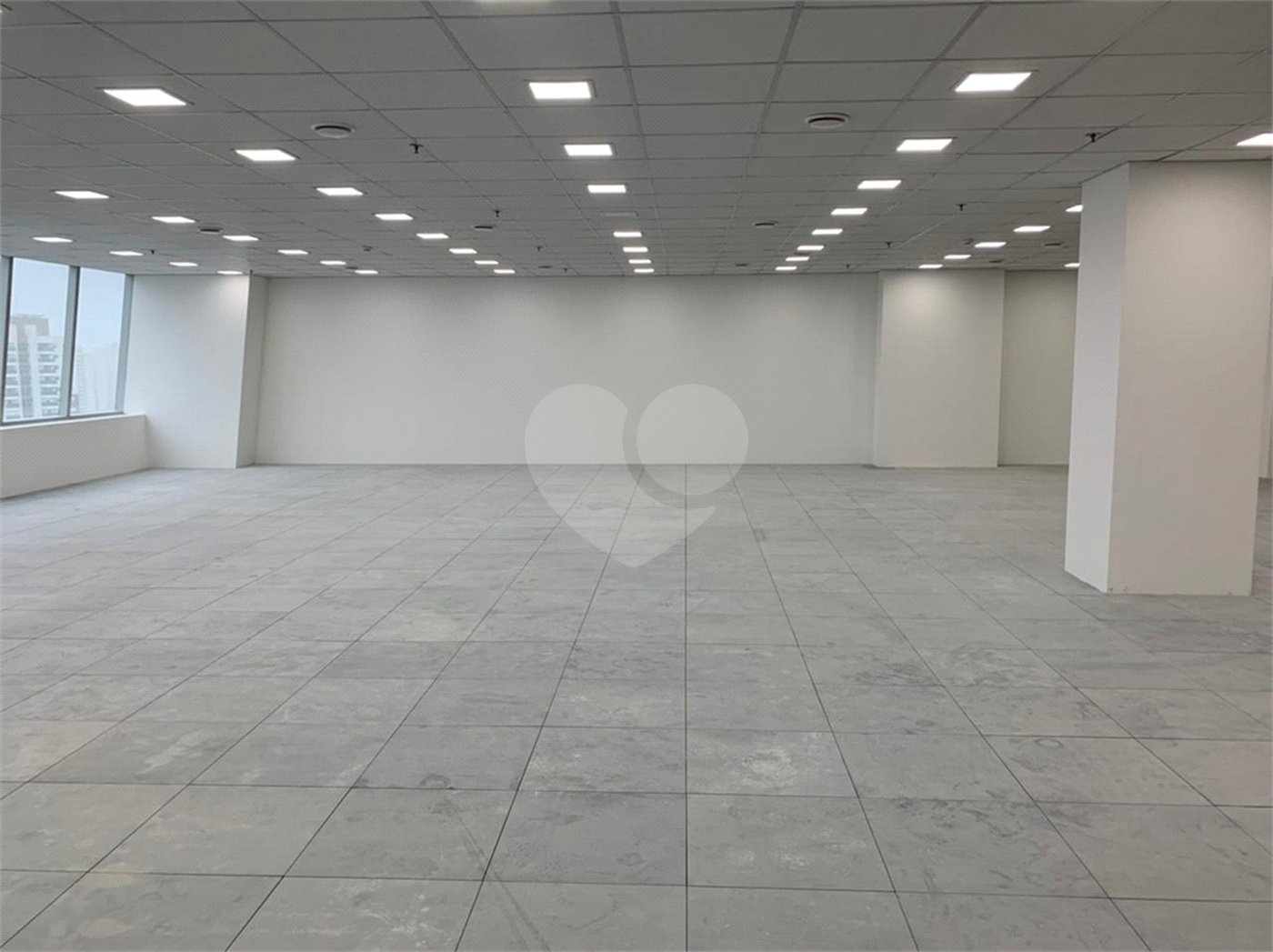 Sala à venda em Várzea de Baixo, São Paulo, SP