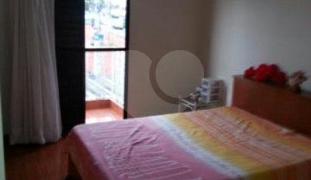 Sobrado à venda com 3 quartos, sendo 1 suíte,  em Parque Vitória, São Paulo, SP