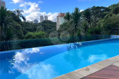 Apartamento à venda com 3 suítes em Vila Suzana, São Paulo, SP