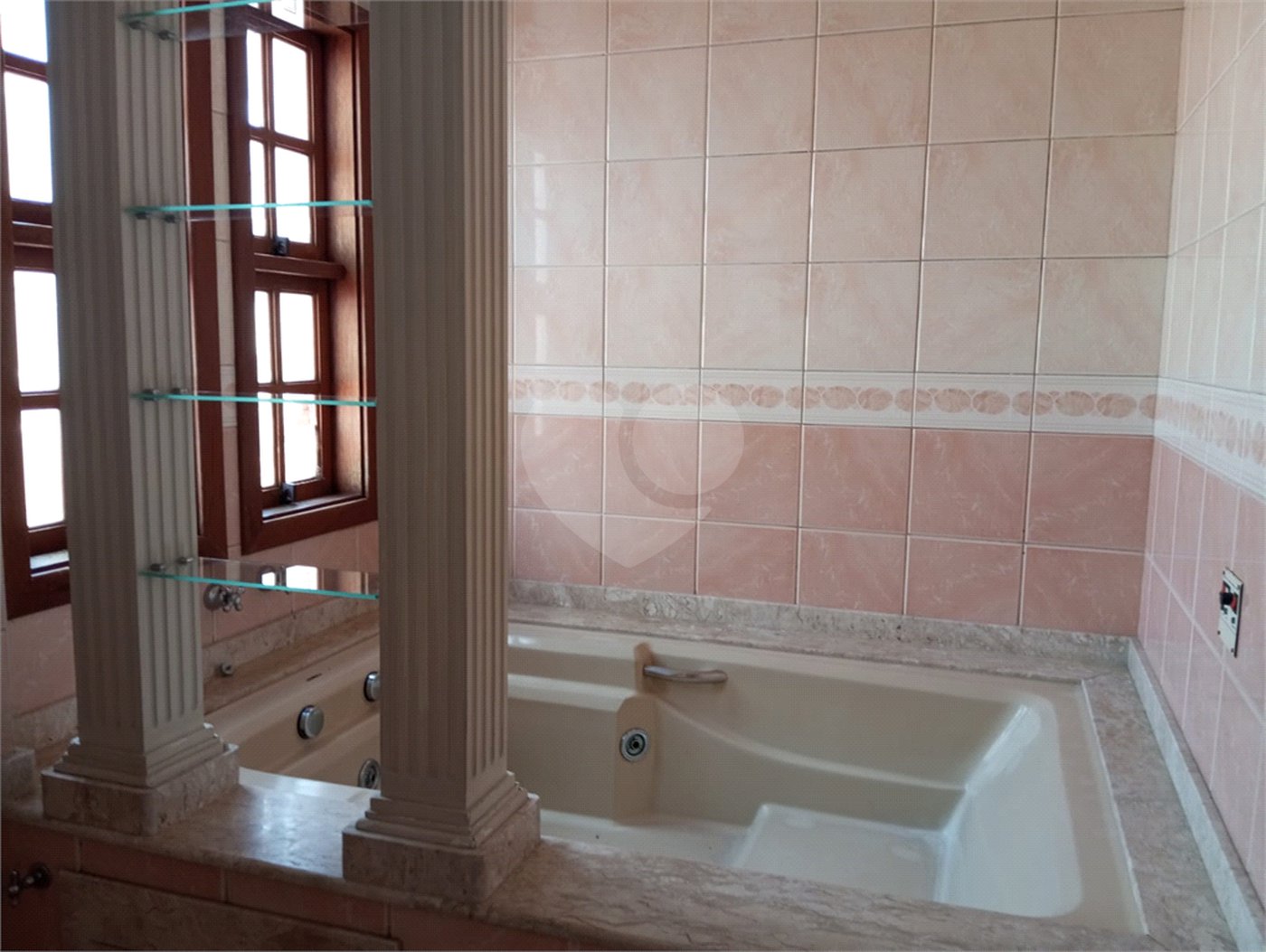 Casa à venda com 3 quartos, sendo 1 suíte, em Vila Nivi, São Paulo, SP