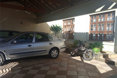 Casa à venda com 8 quartos, sendo 3 suítes, em Jardim Terceiro Centenário, Atibaia, SP