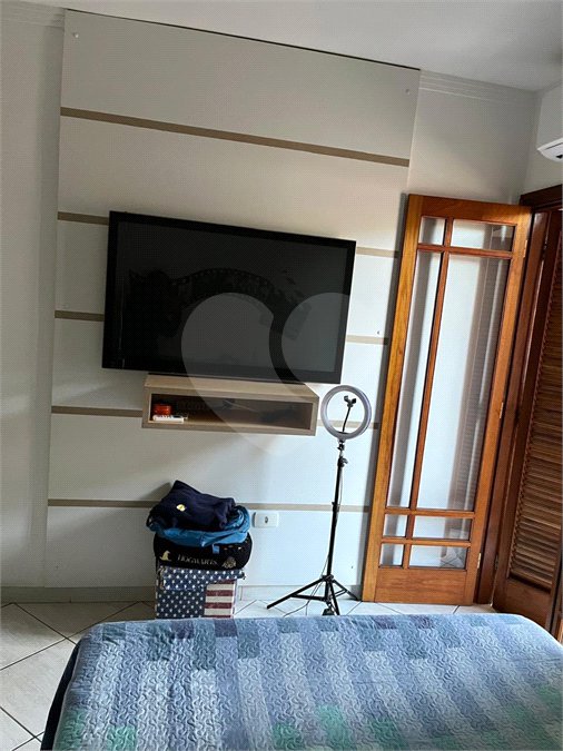 Casa à venda com 3 quartos, sendo 2 suítes, no condomínio Palmas, São Paulo - SP