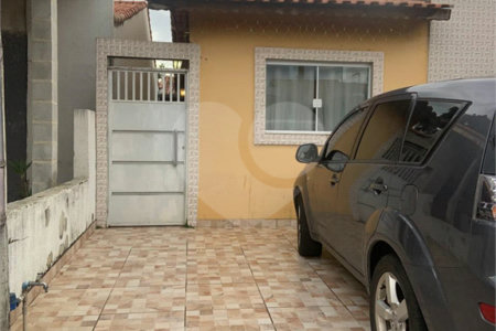 Casa em condomínio à venda com 2 quartos, sendo 1 suíte,  em Conjunto Bom Pastor, Mogi das Cruzes, SP