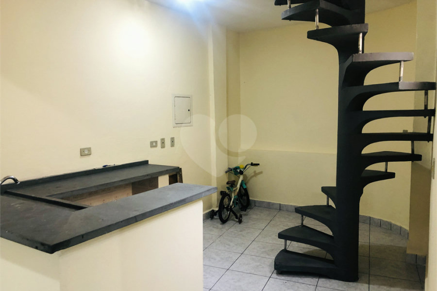 Sobrado à venda com 3 quartos, sendo 1 suíte, em Vila Romero, São Paulo, SP