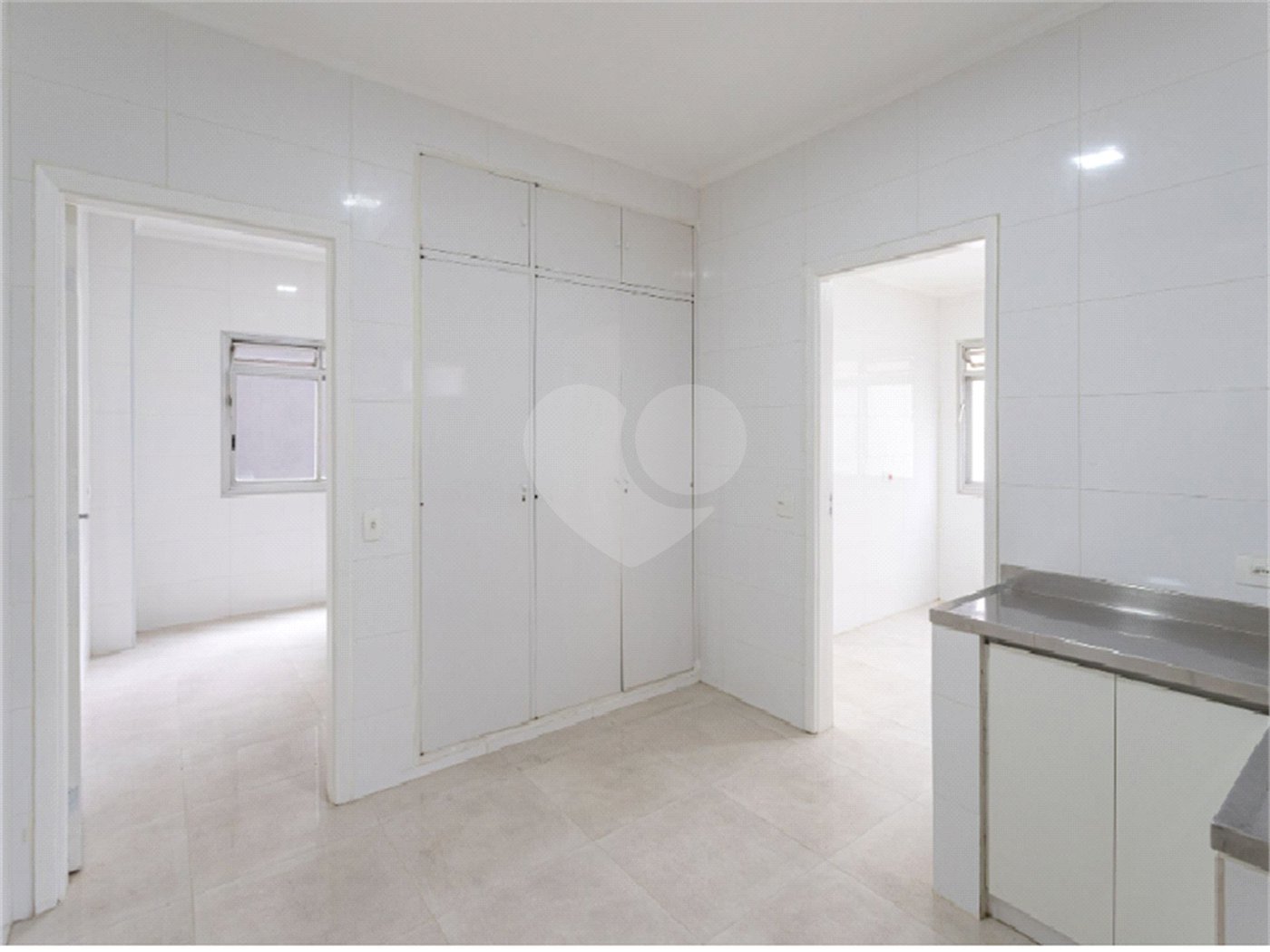 Apartamento à venda com 3 quartos, sendo 1 suíte, em Itaim Bibi, São Paulo, SP