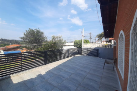 Casa à venda com 3 quartos, sendo 1 suíte, no Centro, Vinhedo, SP
