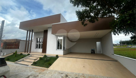 Casa à venda com 3 suítes em Vila Popular, Itapetininga, SP