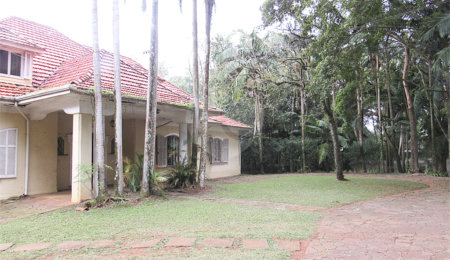 Casa à venda com 4 quartos, sendo 2 suítes, no condomínio Chácara Flora, São Paulo - SP