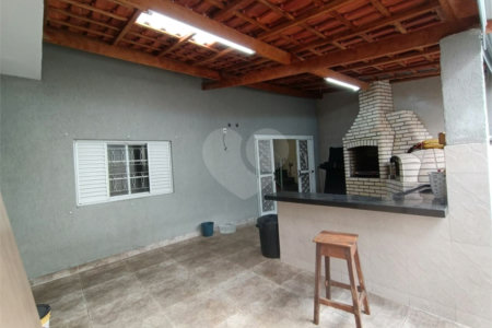 Casa à venda com 3 quartos, sendo 1 suíte, em Jardim Itanguá, Sorocaba, SP