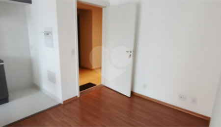 Apartamento para alugar com 3 quartos, sendo 1 suíte,  em Vila Firmiano Pinto, São Paulo, SP