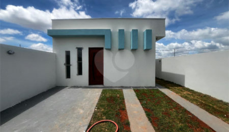 Casa à venda com 2 quartos em Parque Itapê, Itapetininga, SP