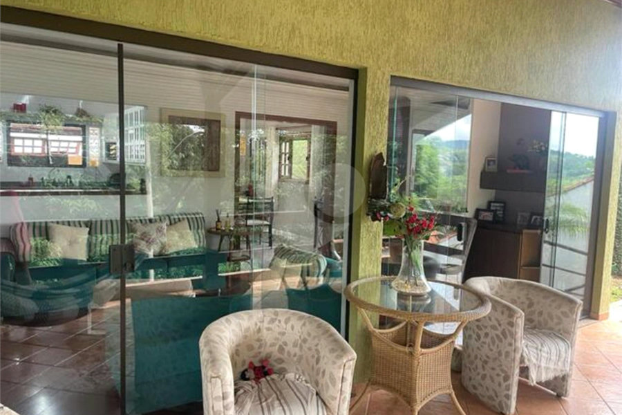 Casa à venda com 3 quartos, sendo 1 suíte, no condomínio Clube de Campo Mairiporã, Mairiporã - SP
