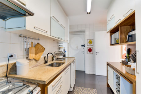 Apartamento à venda com 3 quartos, sendo 2 suítes,  em Jardim Marajoara, São Paulo, SP