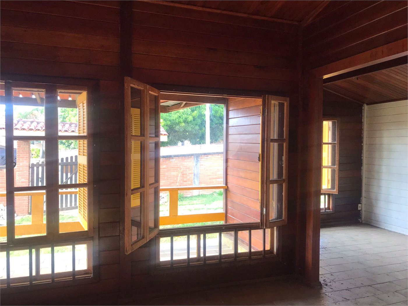 Casa à venda com 3 quartos, sendo 1 suíte, no condomínio Zuleika Jabour, Salto - SP