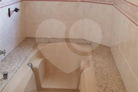 Sobrado à venda com 4 quartos, sendo 1 suíte,  em Olímpico, São Caetano do Sul, SP