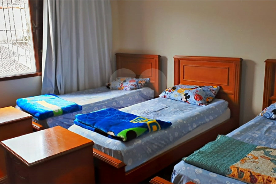 Sobrado à venda com 4 quartos em Tremembé, São Paulo, SP