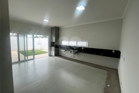 Casa à venda com 3 suítes em Vila Popular, Itapetininga, SP