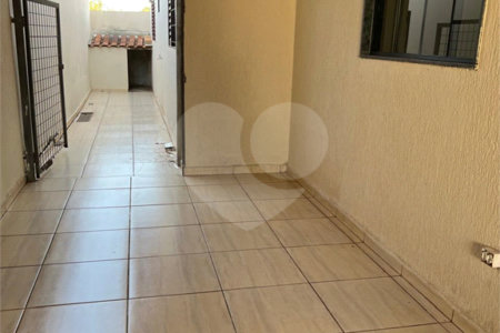 Casa à venda com 3 quartos, sendo 1 suíte, em Ipê, Três Lagoas, MS