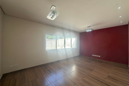 Casa Térrea à venda com 3 quartos, sendo 1 suíte, em Alto da Boa Vista, São Paulo, SP