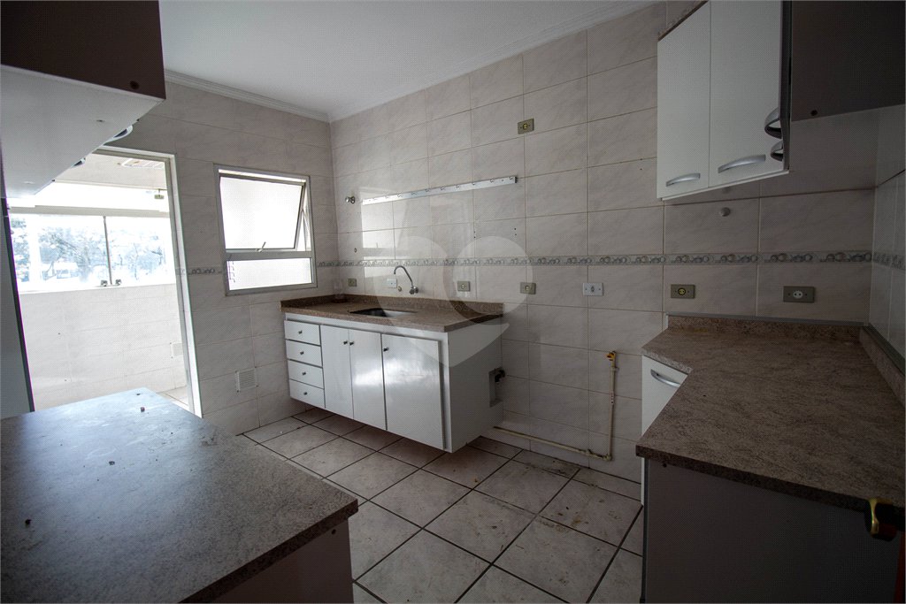 Apartamento à venda com 3 quartos, sendo 1 suíte, no Centro, São Roque, SP