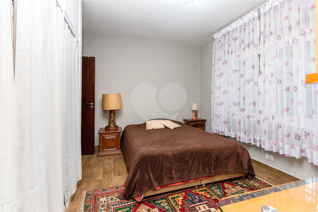 Casa Térrea à venda com 5 quartos, sendo 3 suítes, em Jardim Marajoara, São Paulo, SP