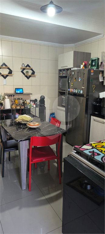 Sobrado à venda com 3 quartos, sendo 1 suíte, em Jardim Taboão, São Paulo, SP