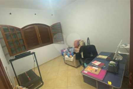 Sobrado à venda com 3 quartos, sendo 1 suíte, em Vila Virgínia, Itaquaquecetuba, SP