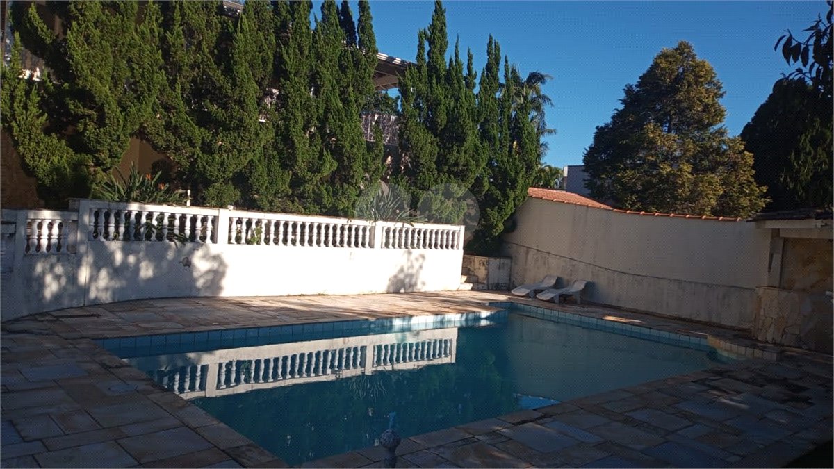 Casa à venda com 5 quartos, sendo 3 suítes,  no condomínio Estância Marambaia, Vinhedo - SP