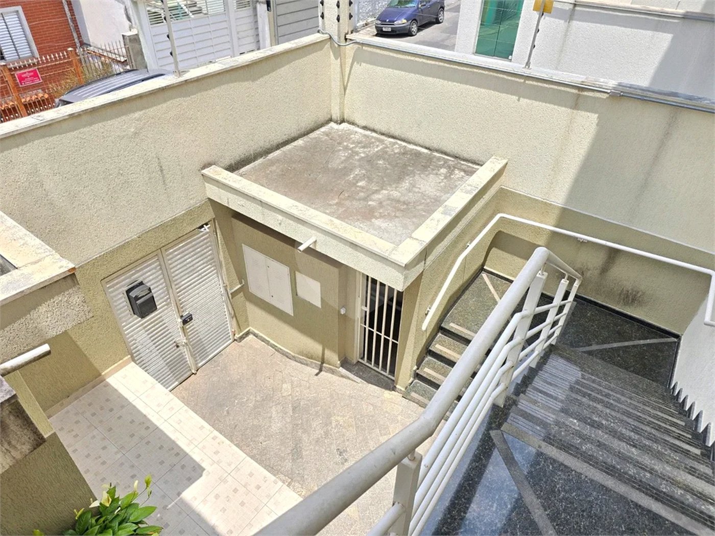 Casa à venda com 3 quartos, sendo 1 suíte, no condomínio Rafaela I, São Paulo - SP