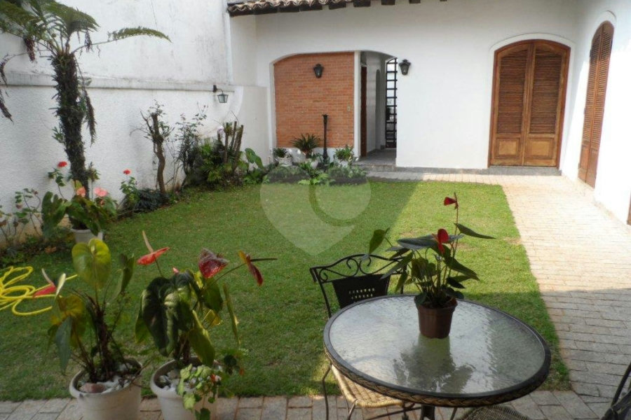 Casa Térrea à venda com 3 suítes em Jardim Franca, São Paulo, SP