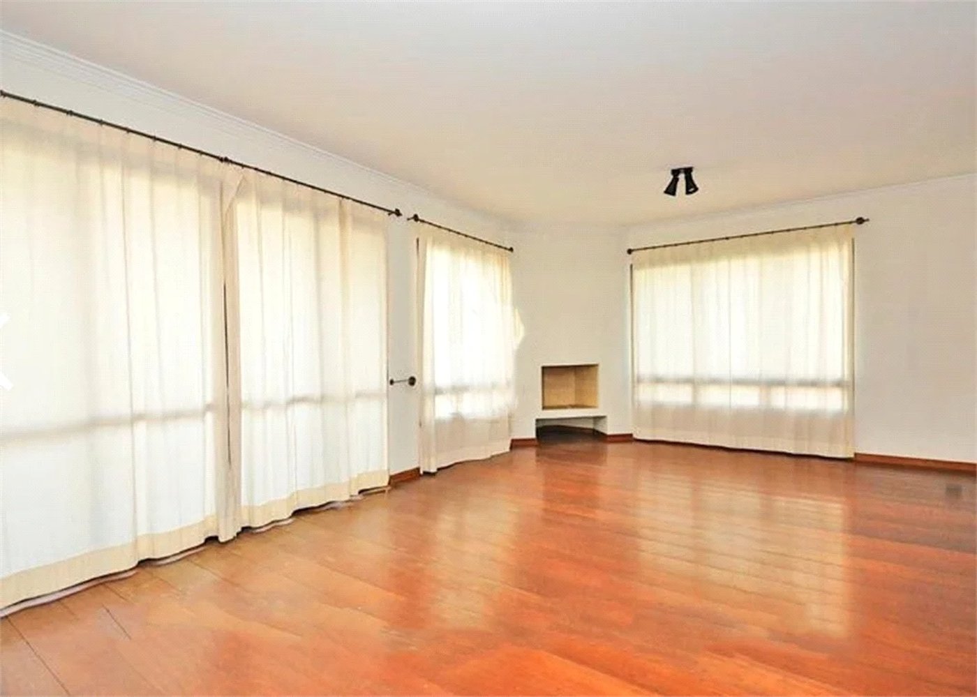 Apartamento à venda com 3 quartos, sendo 2 suítes, em Vila Andrade, São Paulo, SP