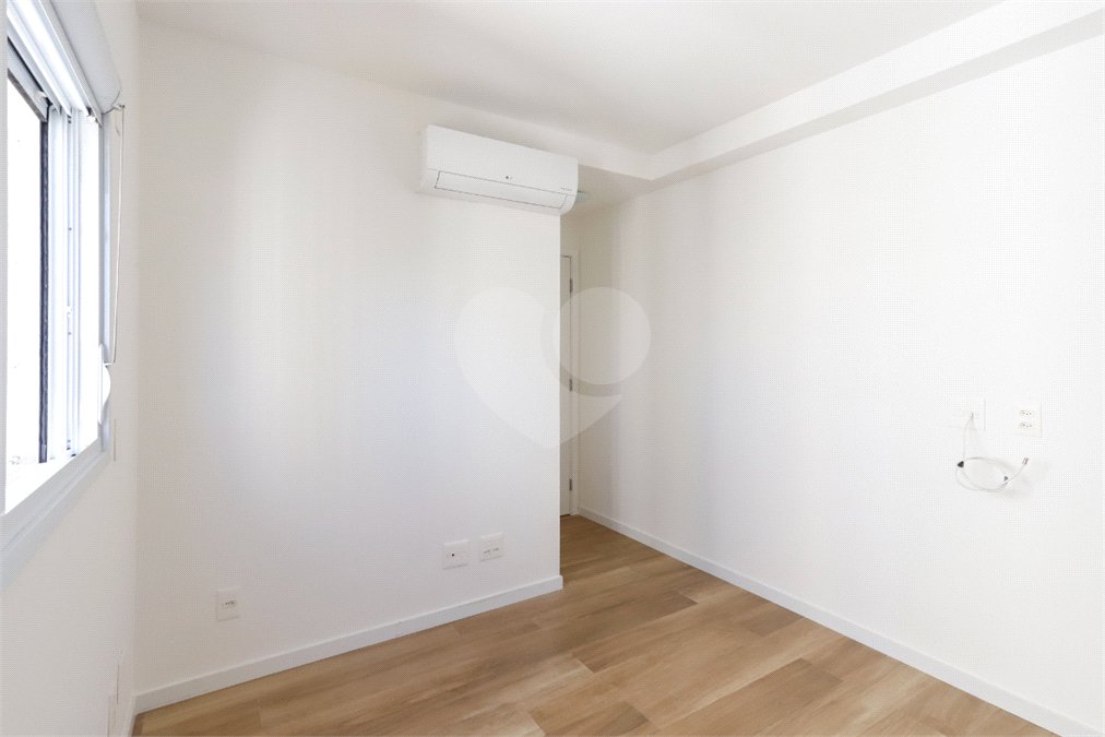 Apartamento à venda com 3 suítes em Vila Anastácio, São Paulo, SP
