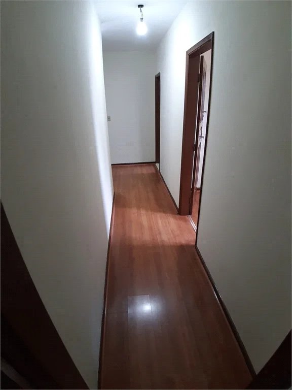 Sobrado à venda com 4 quartos, sendo 1 suíte, em Vila Gomes, São Paulo, SP