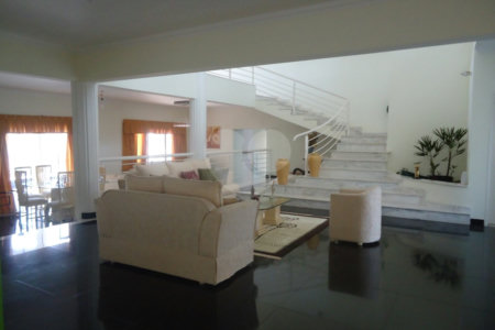 Casa à venda com 6 quartos, sendo 4 suítes,  no condomínio Monte Belo, Salto - SP
