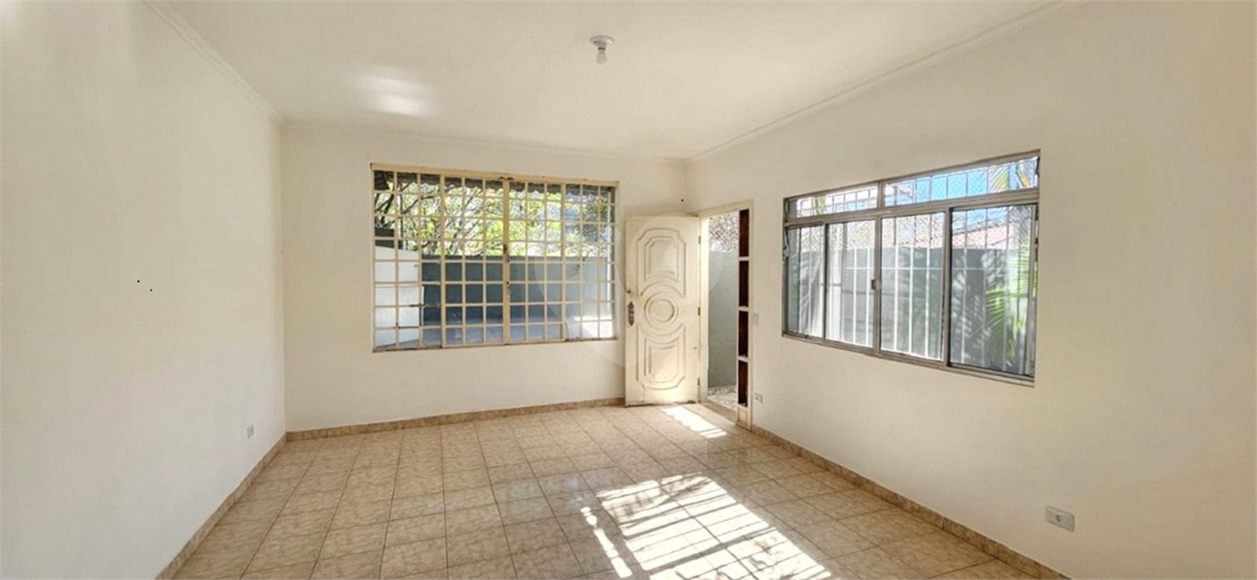 Sobrado à venda com 5 quartos, sendo 1 suíte, em Interlagos, São Paulo, SP