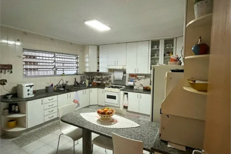 Casa à venda com 3 quartos, sendo 1 suíte,  em Jardim Casablanca, São Paulo, SP