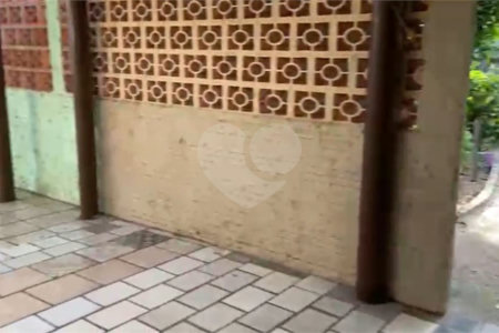 Casa à venda com 3 quartos, sendo 1 suíte,  no Centro, Salto, SP