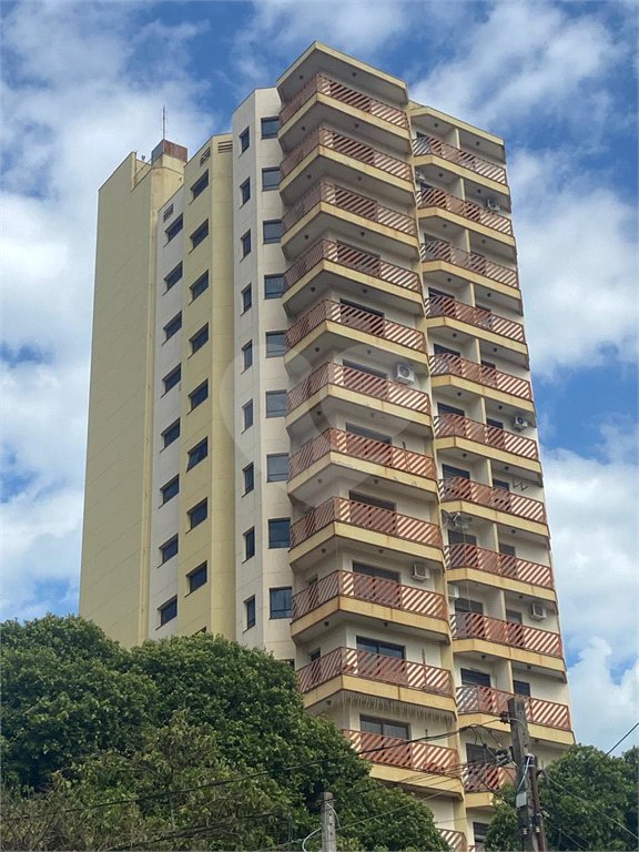 Apartamento à venda com 3 quartos, sendo 1 suíte, no Centro, Araraquara, SP