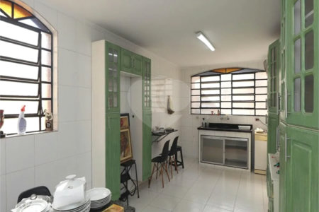 Sobrado à venda com 4 quartos, sendo 2 suítes, em Vila Mazzei, São Paulo, SP