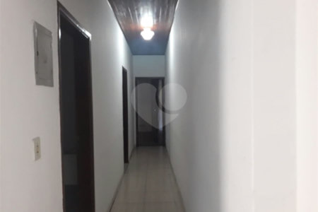 Casa à venda com 4 quartos, sendo 1 suíte, no Centro, São Roque, SP