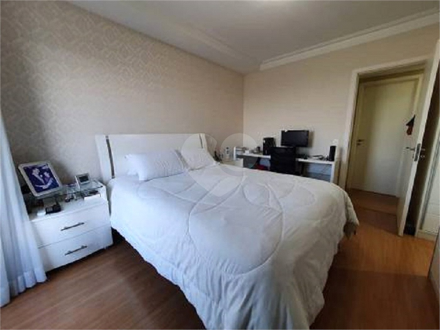 Apartamento à venda com 3 suítes em Vila Progredior, São Paulo, SP