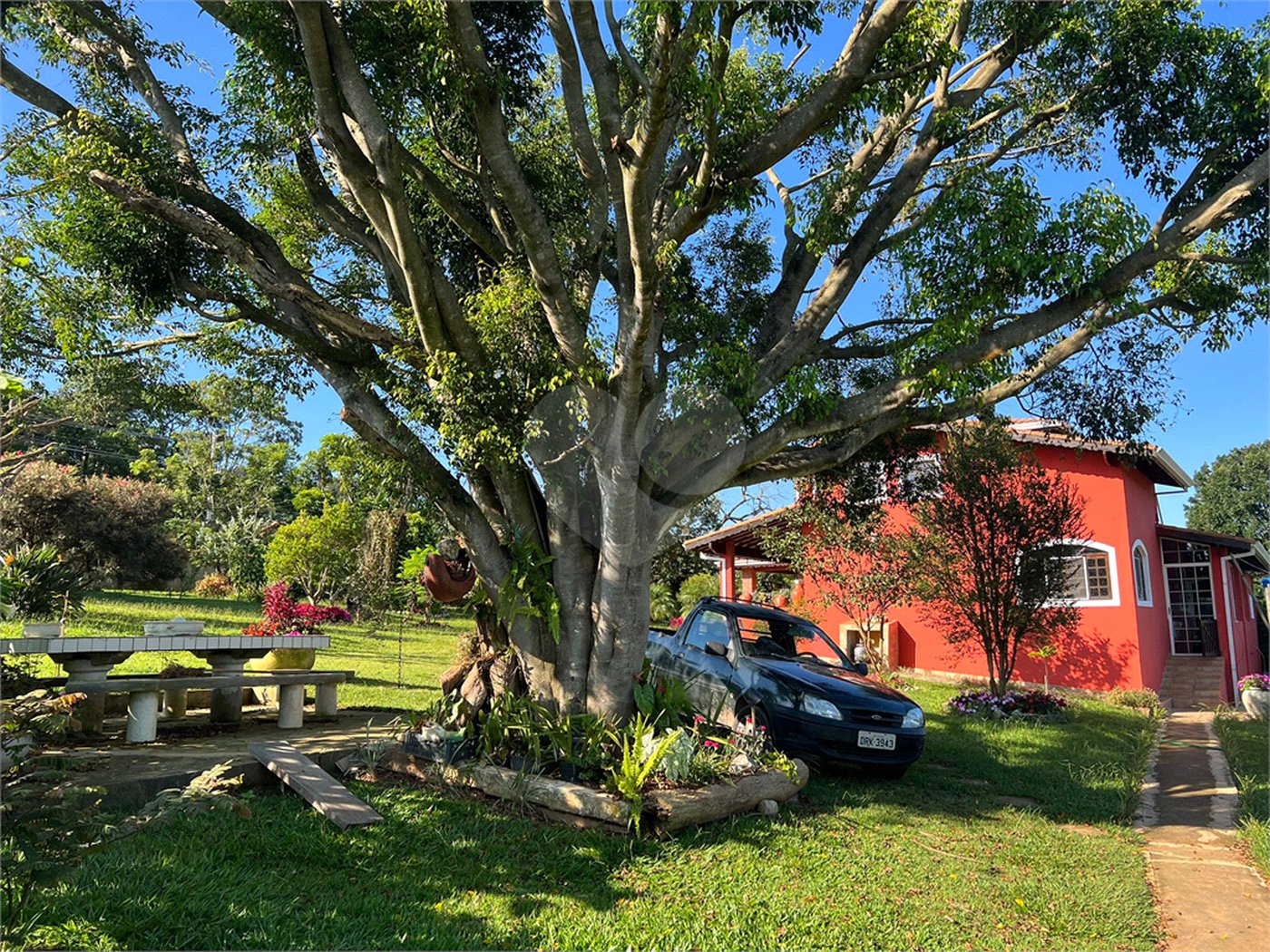 Chácara para alugar com 4 quartos, sendo 2 suítes,  no Centro (canguera), São Roque, SP