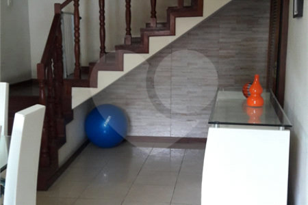 Casa à venda com 3 quartos, sendo 2 suítes, no condomínio Itatitara, Rio de Janeiro - RJ